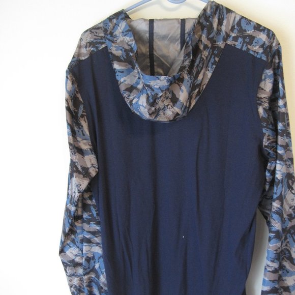 Under Armor - Picture 2 of 4